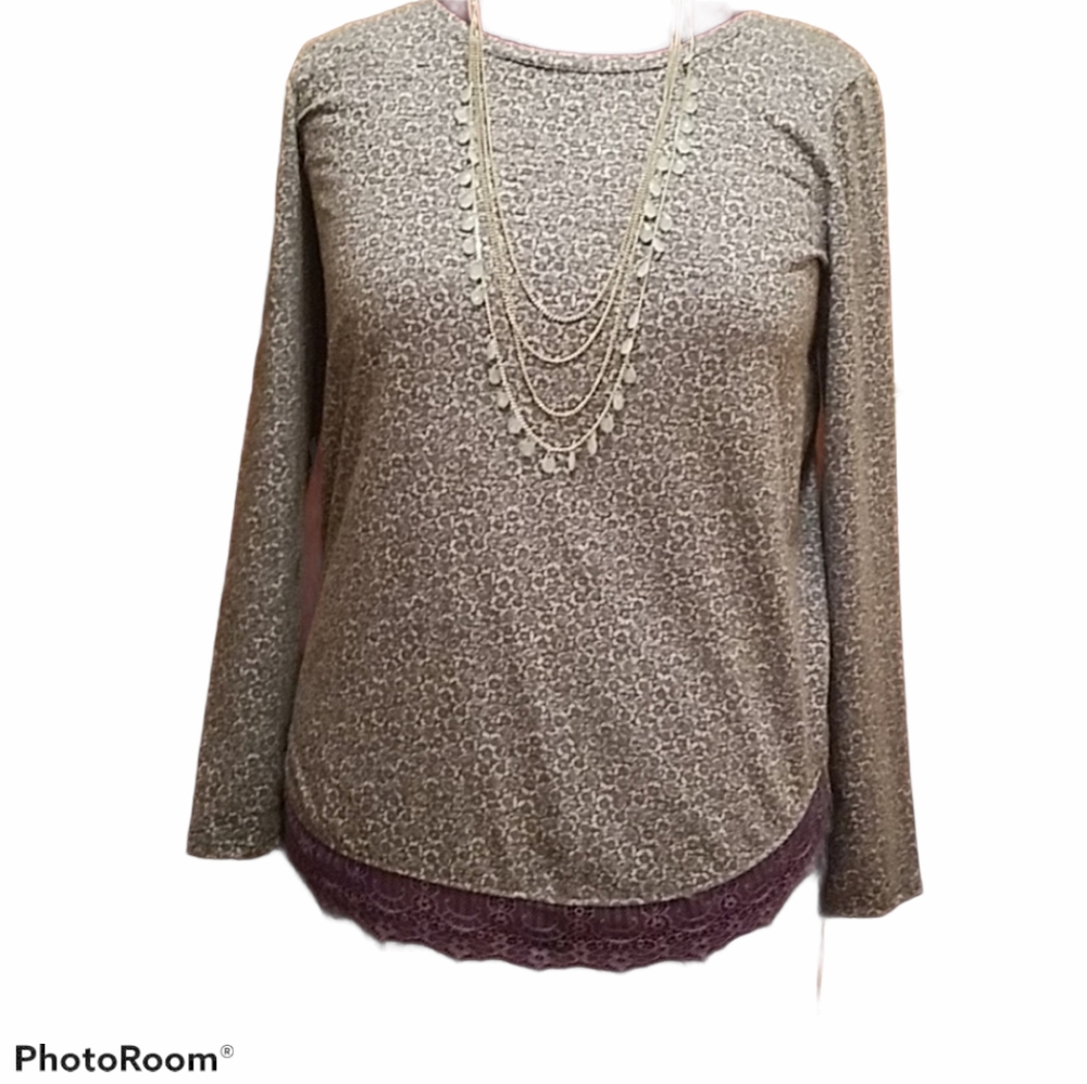 Lauren Conrad Lace Trim Tee  Sz M